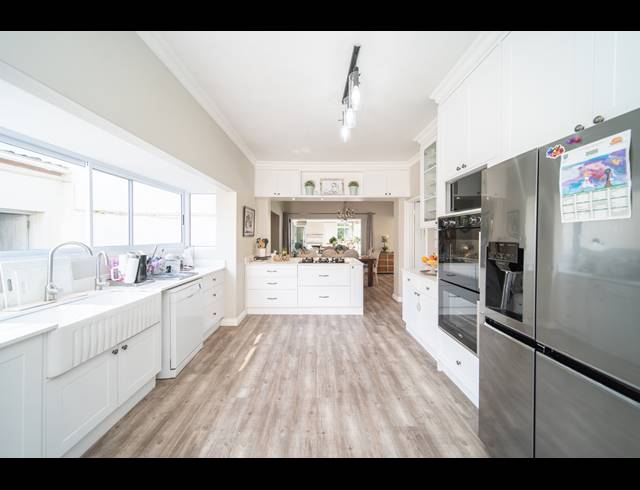 5 BEDROOM HOUSE FOR SALE IN VINCENT